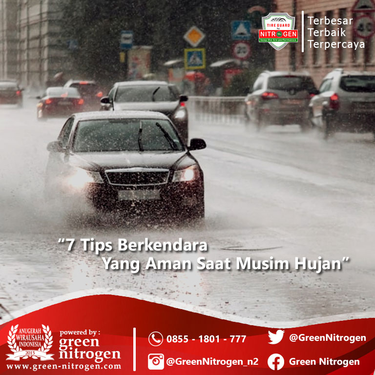 7 Tips berkendara yang aman saat musim hujan?>